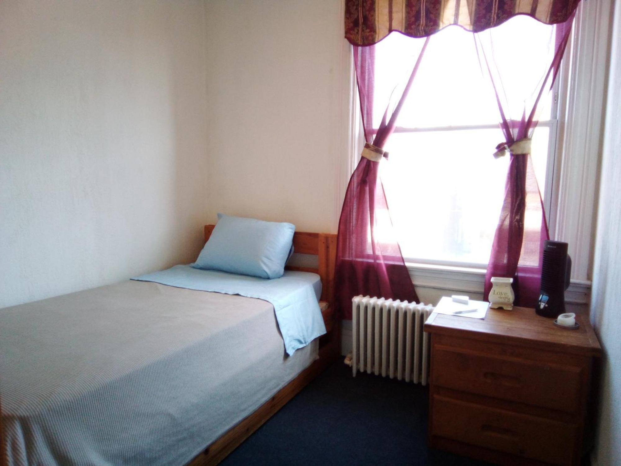 A Cozy Bedroom For You To Relax Pittsburgh Exteriör bild