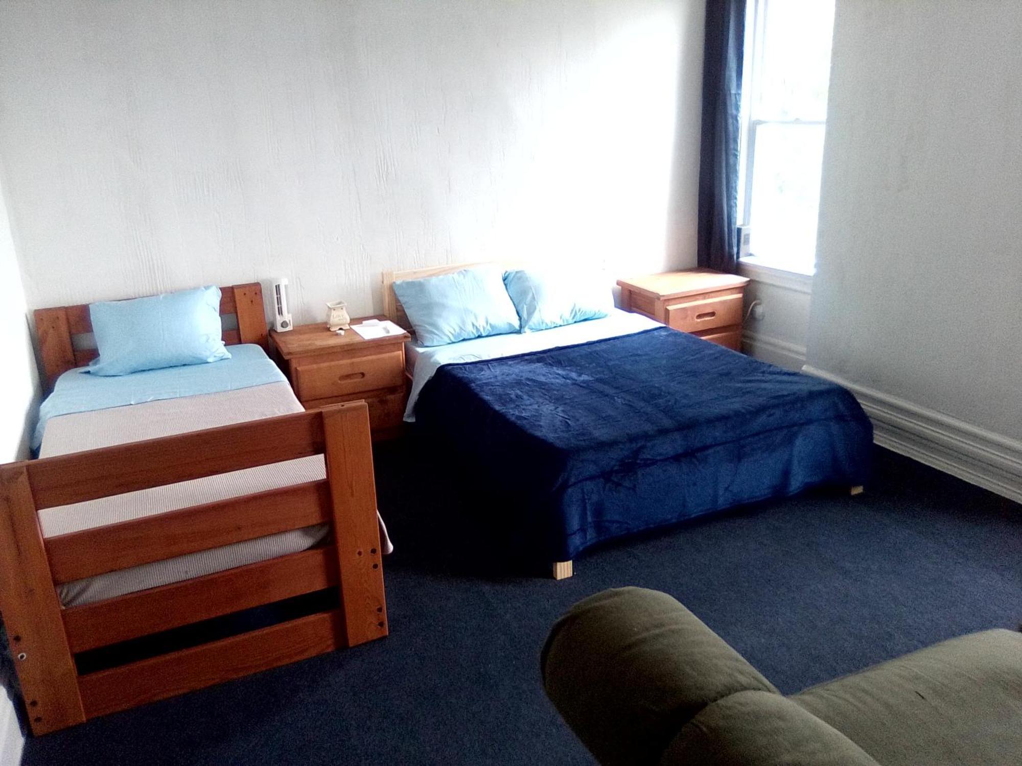 A Cozy Bedroom For You To Relax Pittsburgh Exteriör bild